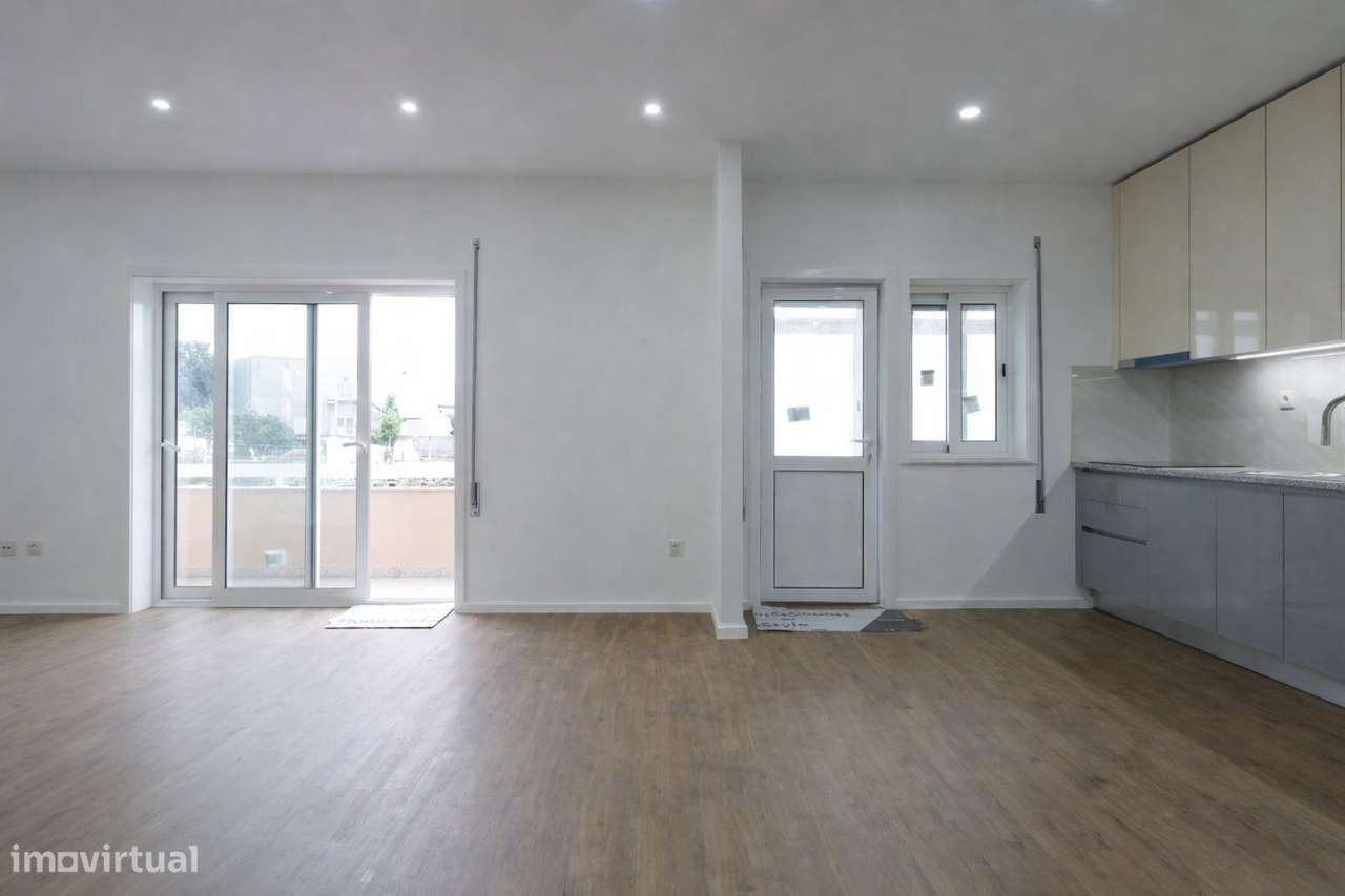 Apartamento T3 remodelado com varanda, garagem em Águas Santas - Grande imagem: 3/15