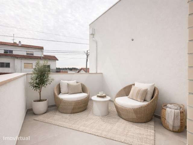 Moradia T4 + 1 de arquitetura moderna a 7 minutos do centro de Aveiro - Grande imagem: 4/50