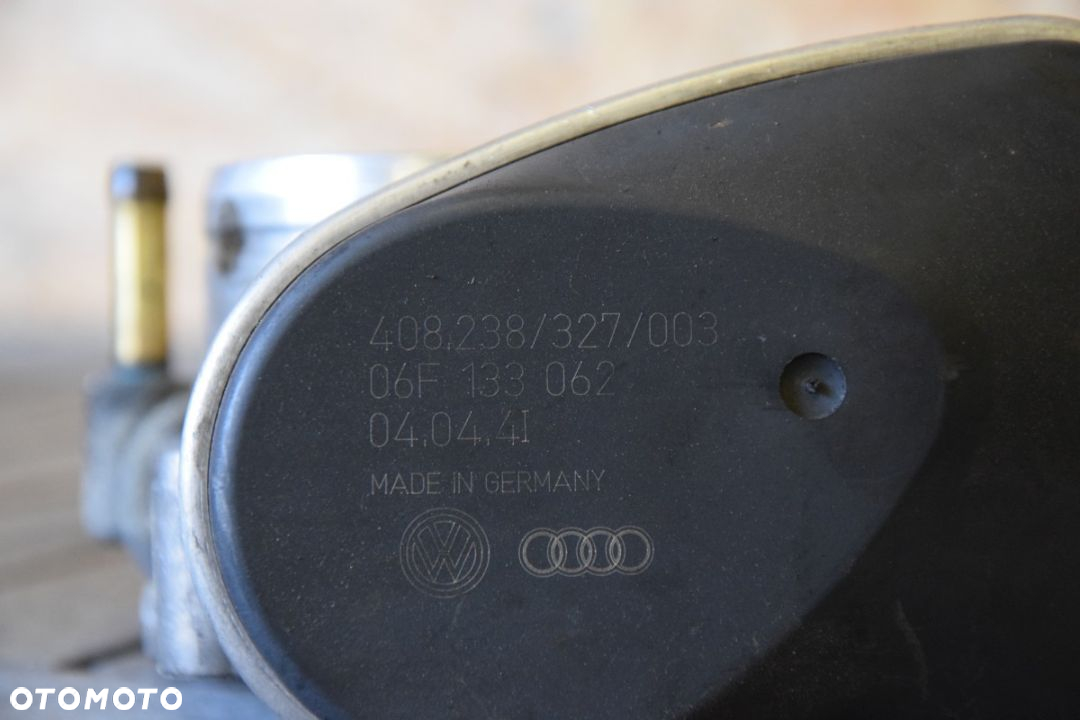 Audi A3  8P 2.0 FSI Przepustnica 06F133062 - 4