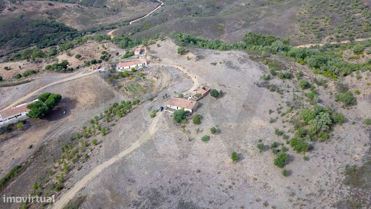 Moradia em Ruína com Terreno de 17.000 m2 em Vale Grande de Cima – São - Grande imagem: 5/26