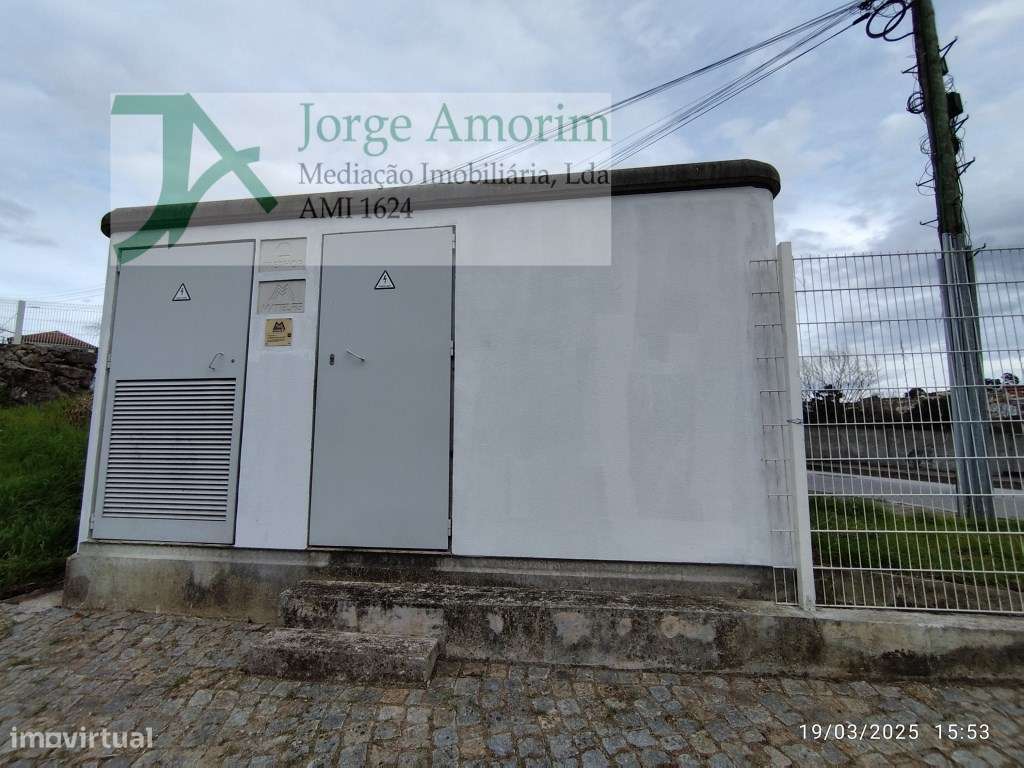 Armazém industrial com 1400 m2. Frente para A.E - A43 Porto - Gondo...-18