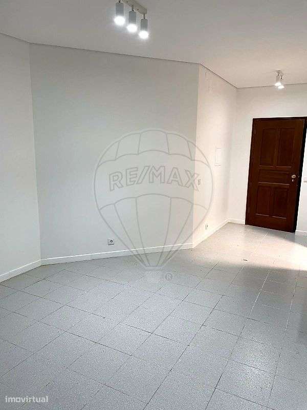 Apartamento T0 para arrendamento - Grande imagem: 3/11