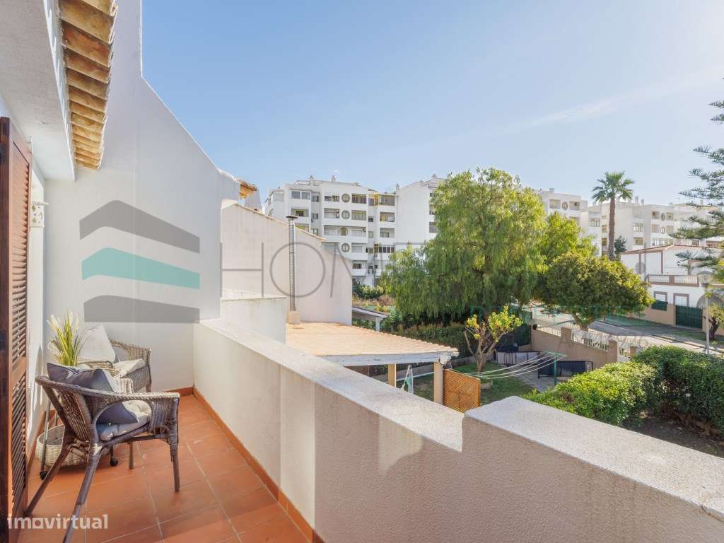 Moradia V2 com jardim, perto da praia, em Quarteira-21