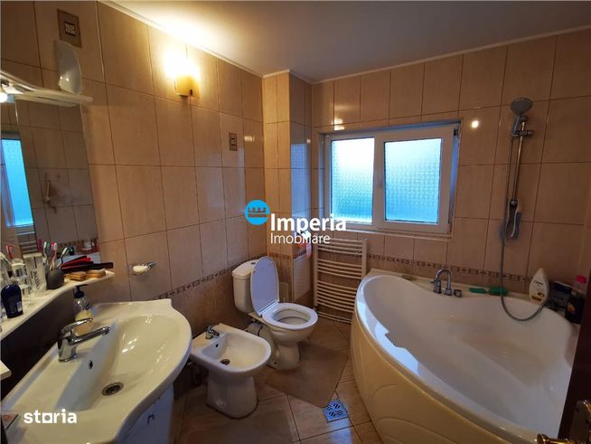Vila spatioasa in Bucium, langa Plopii fara Sot-12
