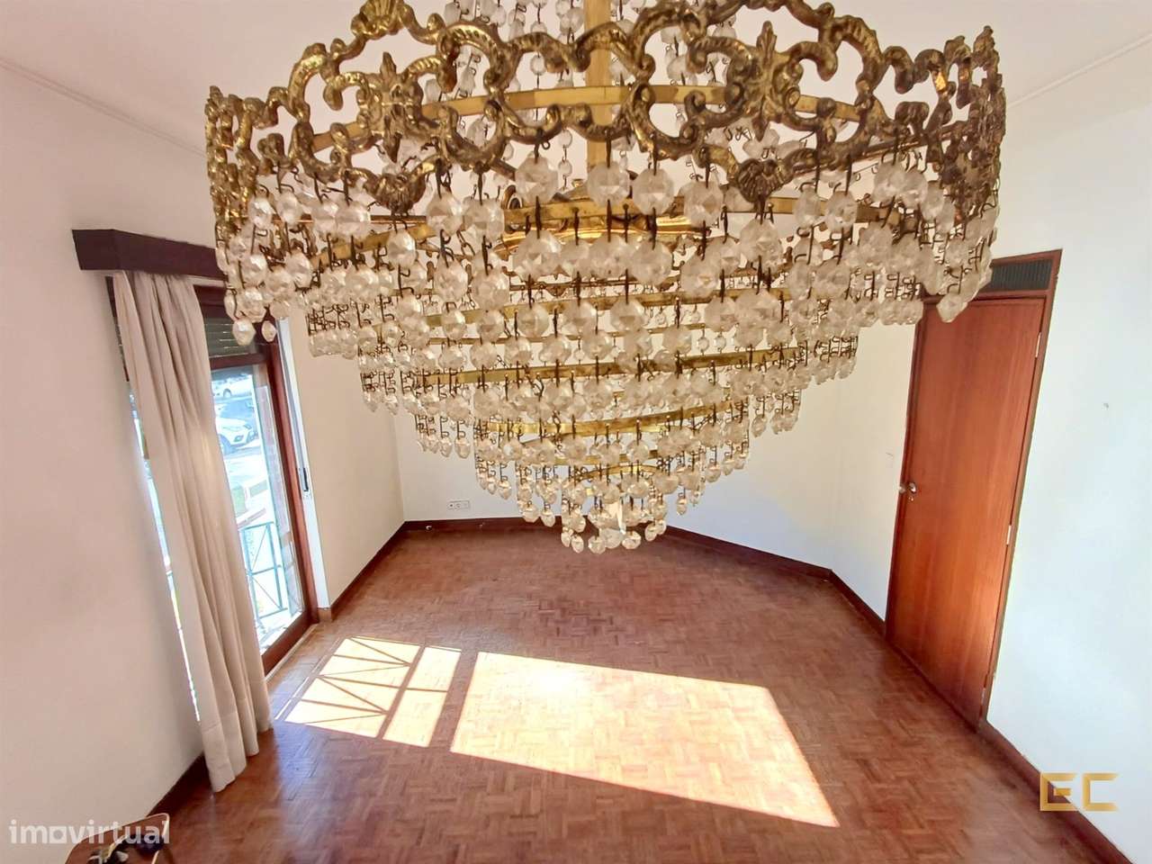 Apartamento T3 com Garagem - Abadias!-4