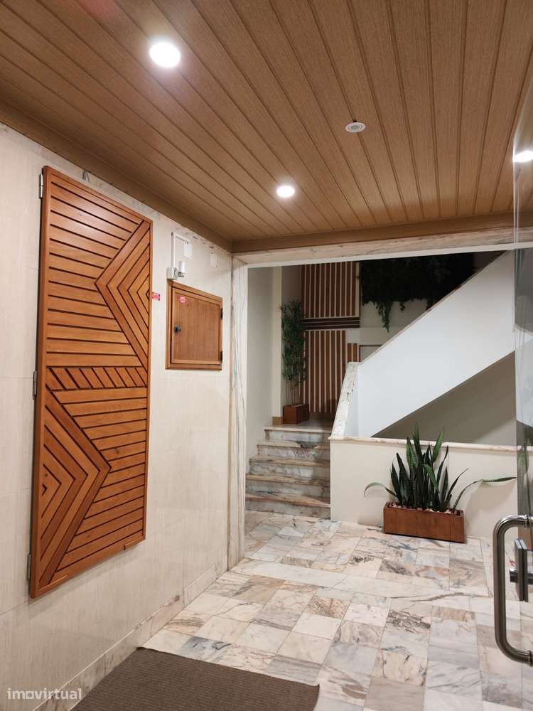 Apartamento T3 - 1º andar , Remodelado no Centro do Entroncamento - Grande imagem: 2/31