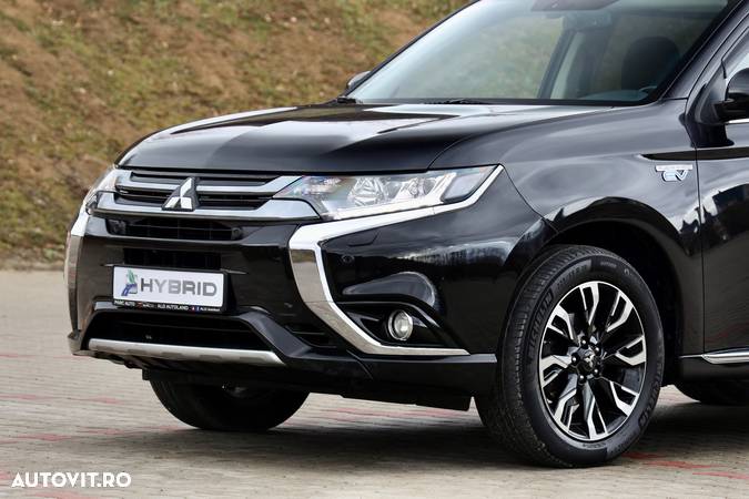 Mitsubishi Outlander - 32