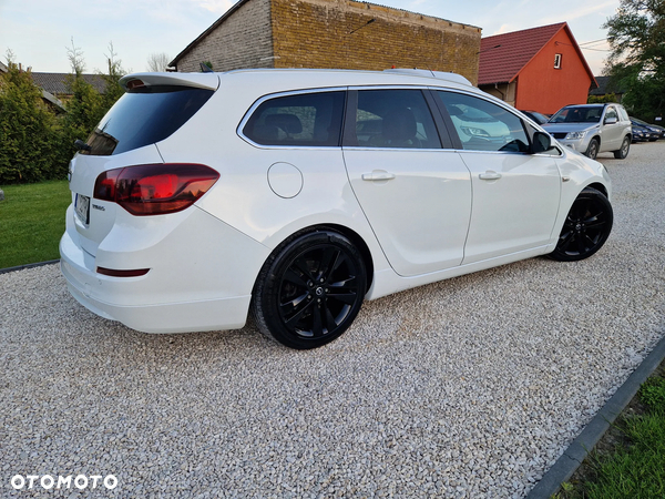 Opel Astra 1.6 Turbo Sports Tourer - 26