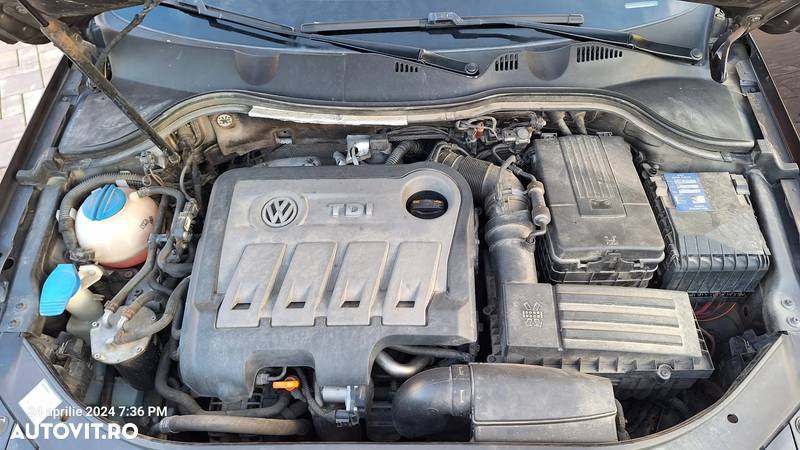 Volkswagen Passat Variant 2.0 TDI BlueMotion Technology DSG Highline - 11