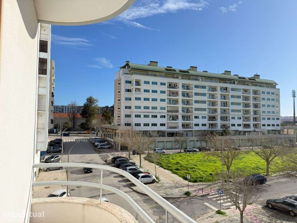 T3 em Remodelação com Vista Desafogada | Praceta Maria Lamas - Setúbal - Grande imagem: 4/26