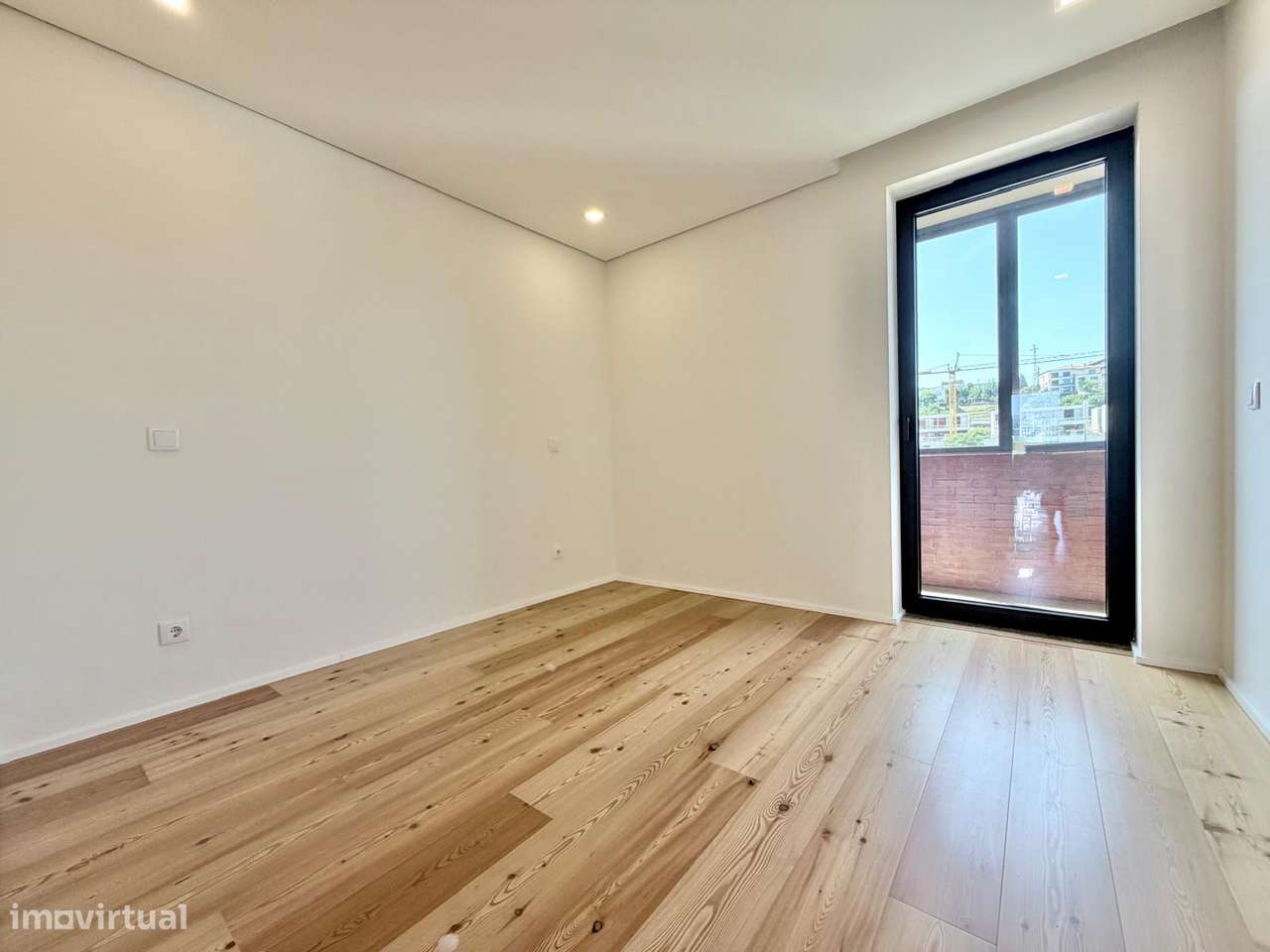 Penthouse T2 Nova com Terraço e Vista Panorâmica Desafogada-9