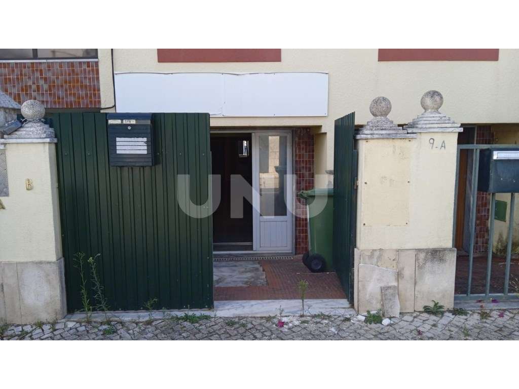 Loja transformada em habitação Vale de Milhaços - Grande imagem: 4/10