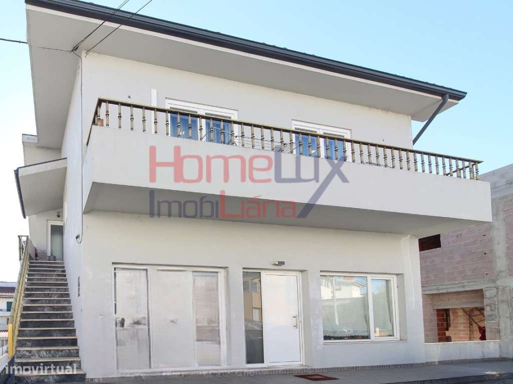Andar Moradia T3 com Logradouro Privativo e Box para 2 carros !-32