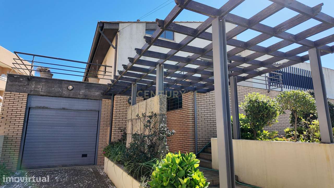 Moradia em Arcozelo — Elegância, Espaço e Proximidade ao Mar-37