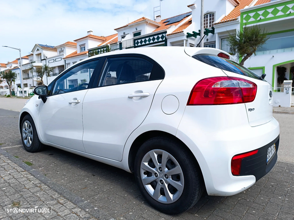 Kia Rio - 14