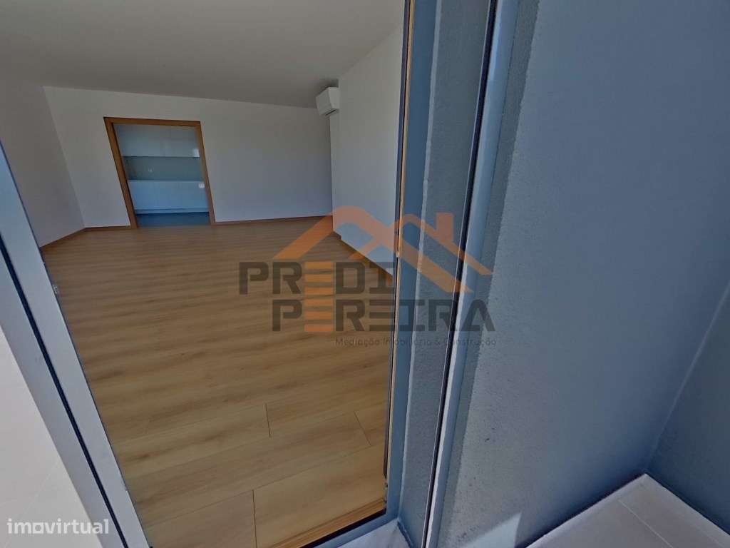 Situado na Ramada, T2 a Estrear | Varandas + Terraço | Parqueamento... - Grande imagem: 5/24