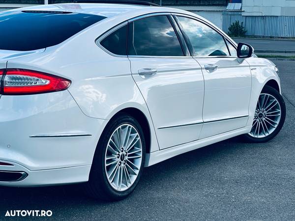 Ford Mondeo Vignale 2.0 Hybrid - 13