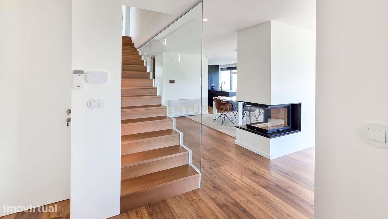 Moradia Contemporânea T4 com Piscina | Arquitetura Premium | Brufe, Vi-9