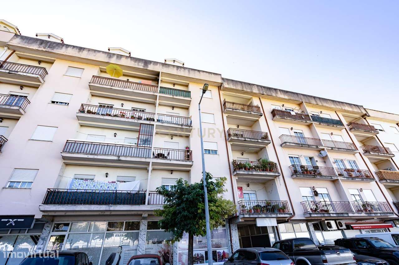 Apartamento T3 com elevador e garagem no centro da Lousã-35