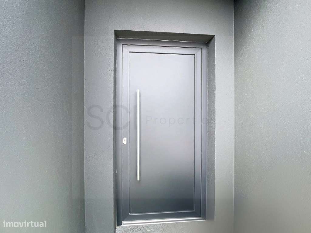 Moradia Térrea independente T3+1 com piscina em Fernão Ferro - Grande imagem: 4/30