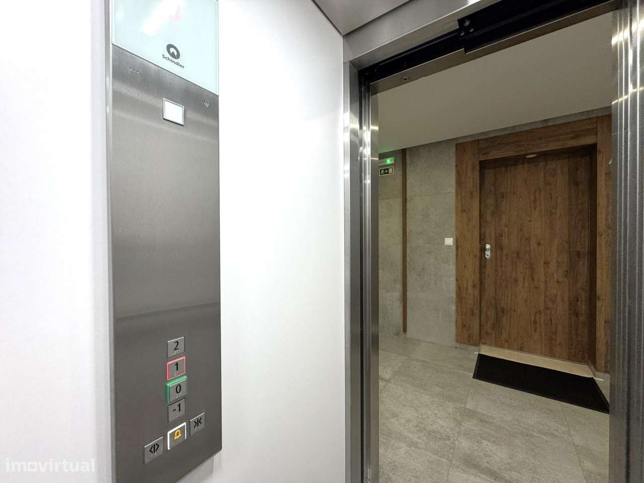 Apartamento T3 novo com estacionamento no centro de Carcavelos-47