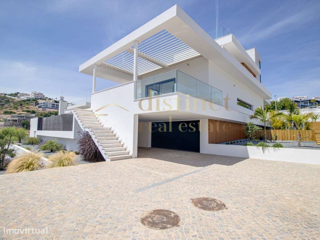 Moradia de Luxo com Piscina Infinita e Garagem - Grande imagem: 5/45