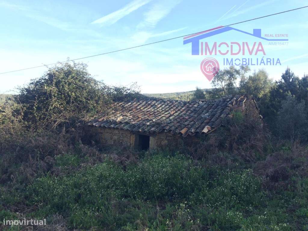 Terreno com ruína para recuperar - Grande imagem: 5/10