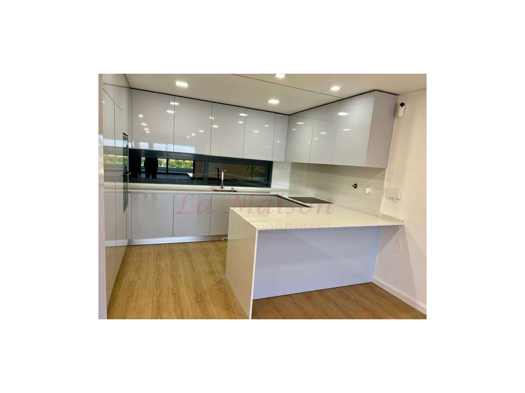 Moradia V5 no centro de Loures-7