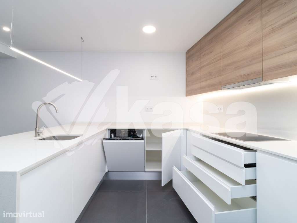 Moradia V2 Renovada - Centro do Barreiro - Grande imagem: 4/17