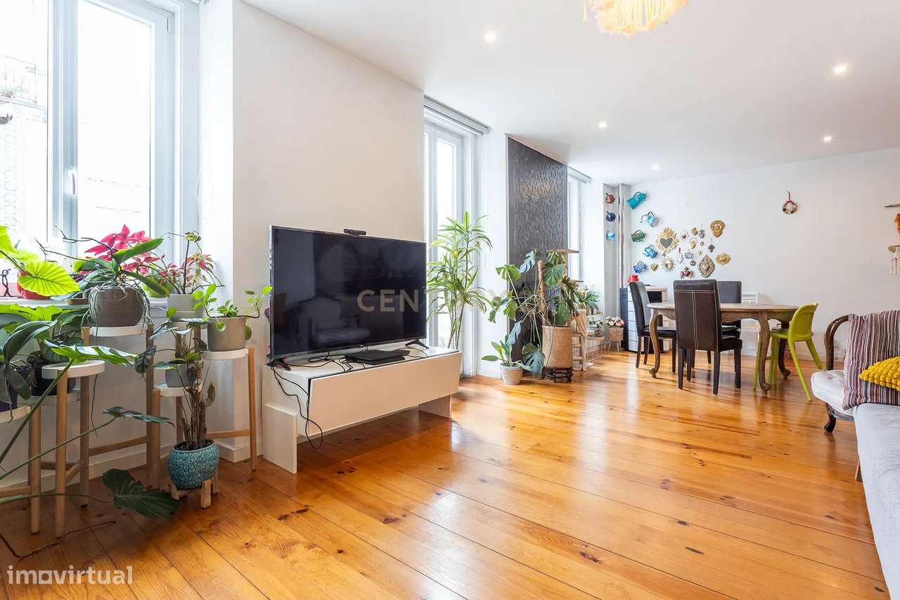 Apartamento T4 Duplex Renovado em Arroios, Lisboa - Grande imagem: 4/32