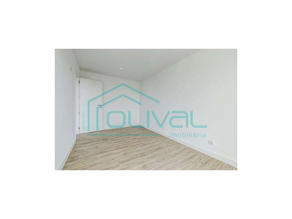 ******APARTAMENTO T3 REMODELADO CENTRO DE ALVERCA ********-6