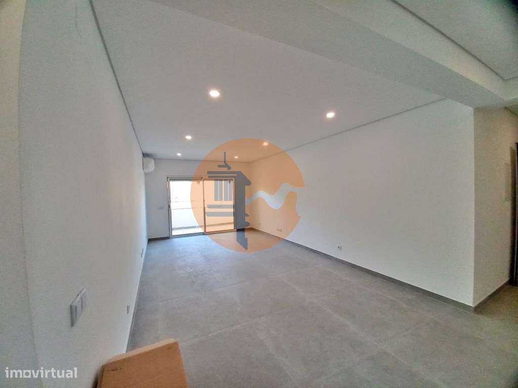 Excelente apartamento T3 com área total de 147m2, garagem e arrumos... - Grande imagem: 4/50