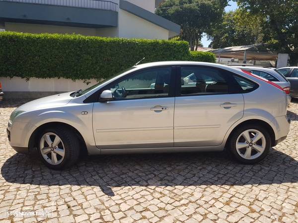 Ford Focus 1.4 16V Trend - 7