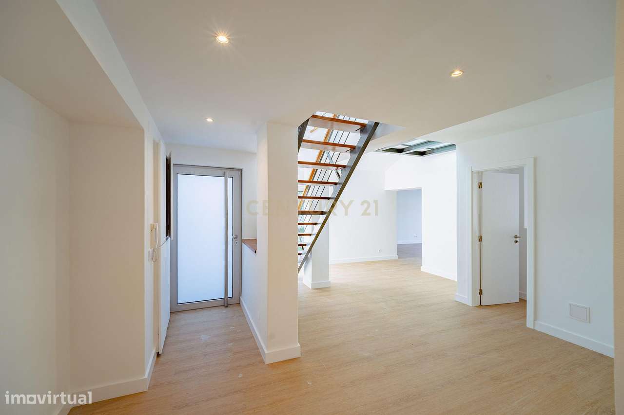 Moradia T6 com Piscina - Charneca de Caparica-37