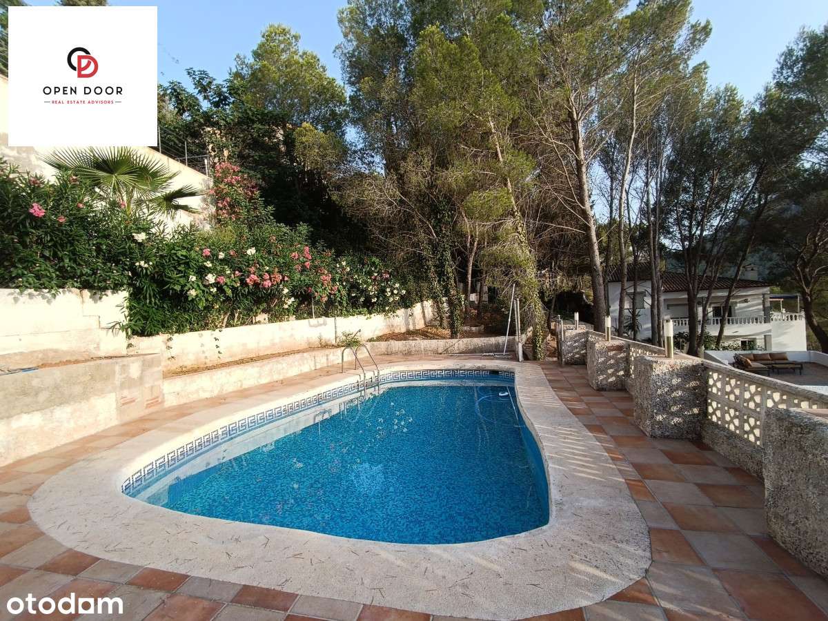 Śródziemnomorska willa marzeń z widokiem na góry-4