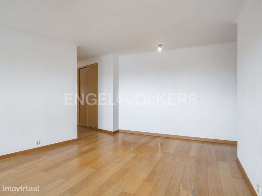 T2 nas Olaias com garagem e vista rio - Grande imagem: 5/25