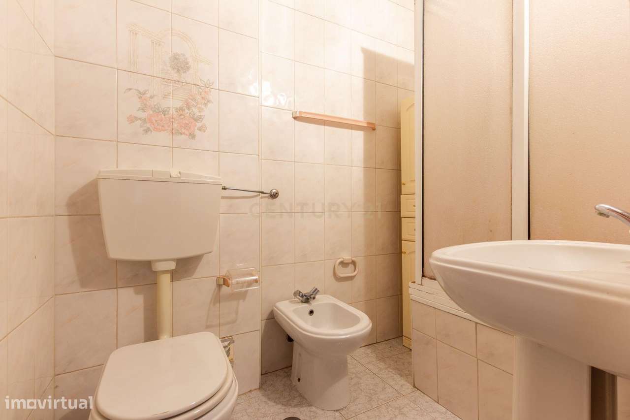 Apartamento T2 em Casquilhos (Alto do Seixalinho) – Barreiro-15