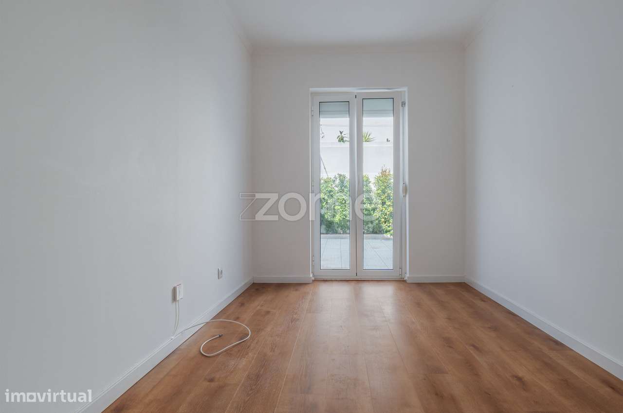Apartamento T1+1 Baixa da Banheira-30