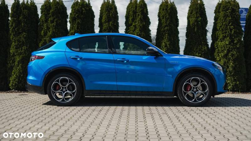 Alfa Romeo Stelvio - 8