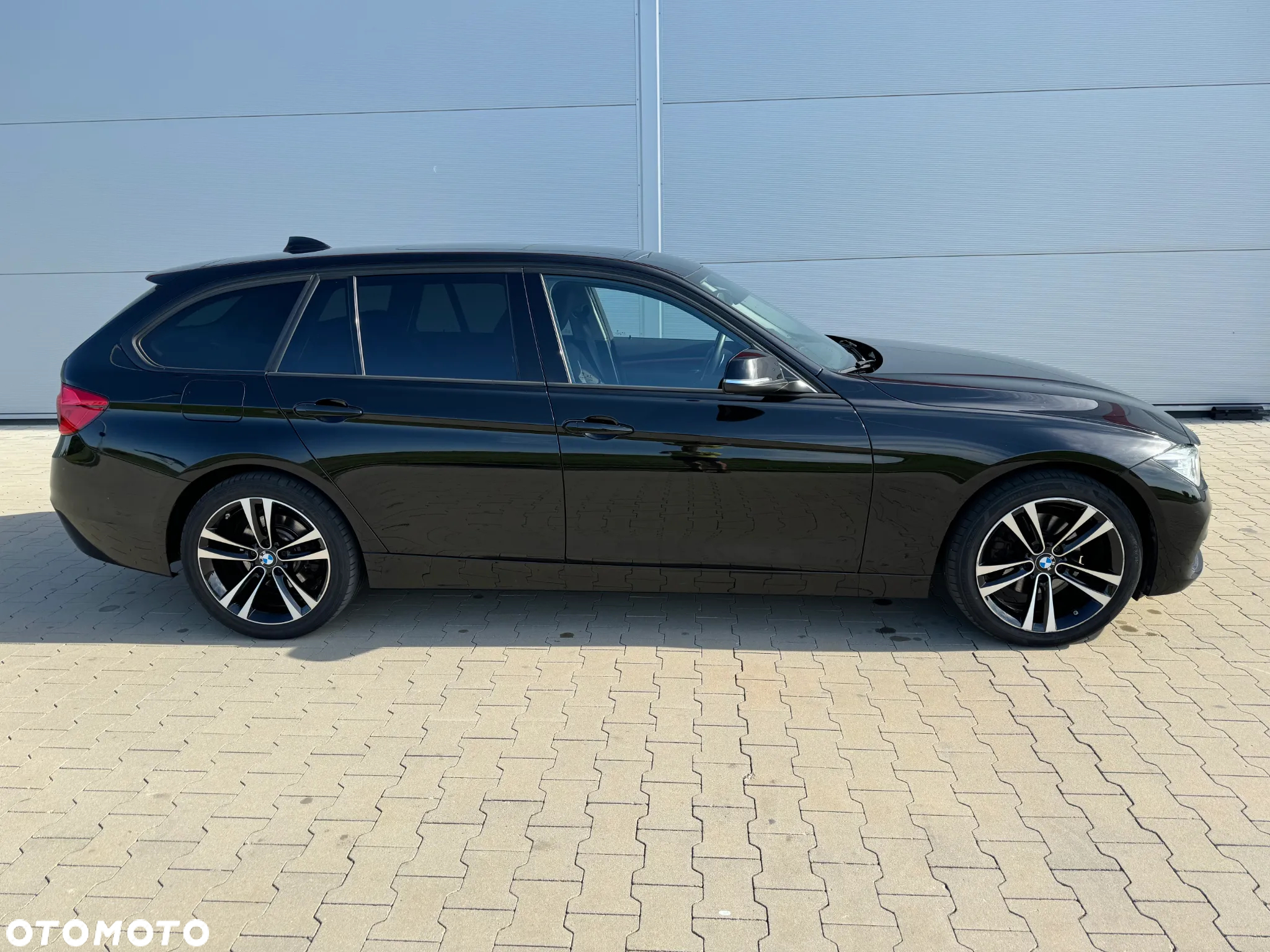 BMW Seria 3 320d Touring Sport Line - 31