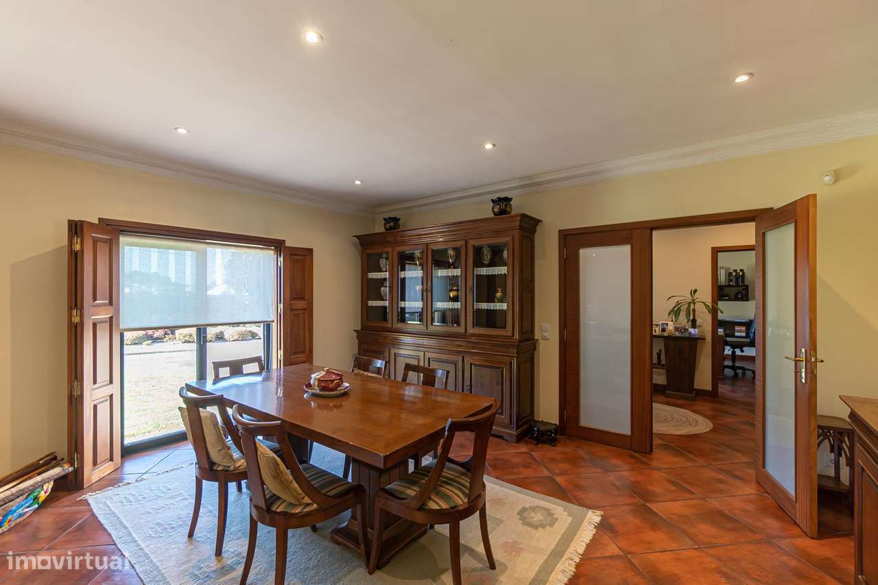 Quinta T4+1 , Moradia Térrea, 4.500 m² Terreno,  Privacidade Total-9