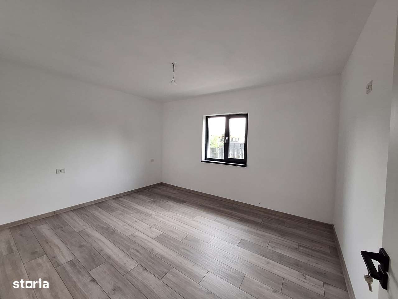 Hemeius,casa cu 3 dormitoare,2 grupuri sanitare-4