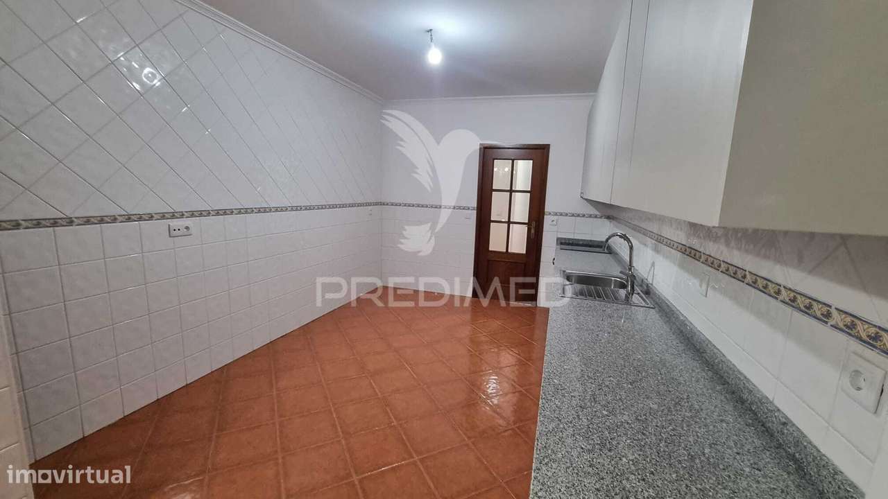 Apartamento T3 Remodelado no Centro da Vila de Ancede – Baião - Grande imagem: 3/8