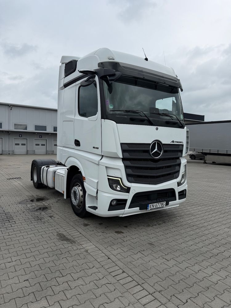 Mercedes-Benz Actros 2022