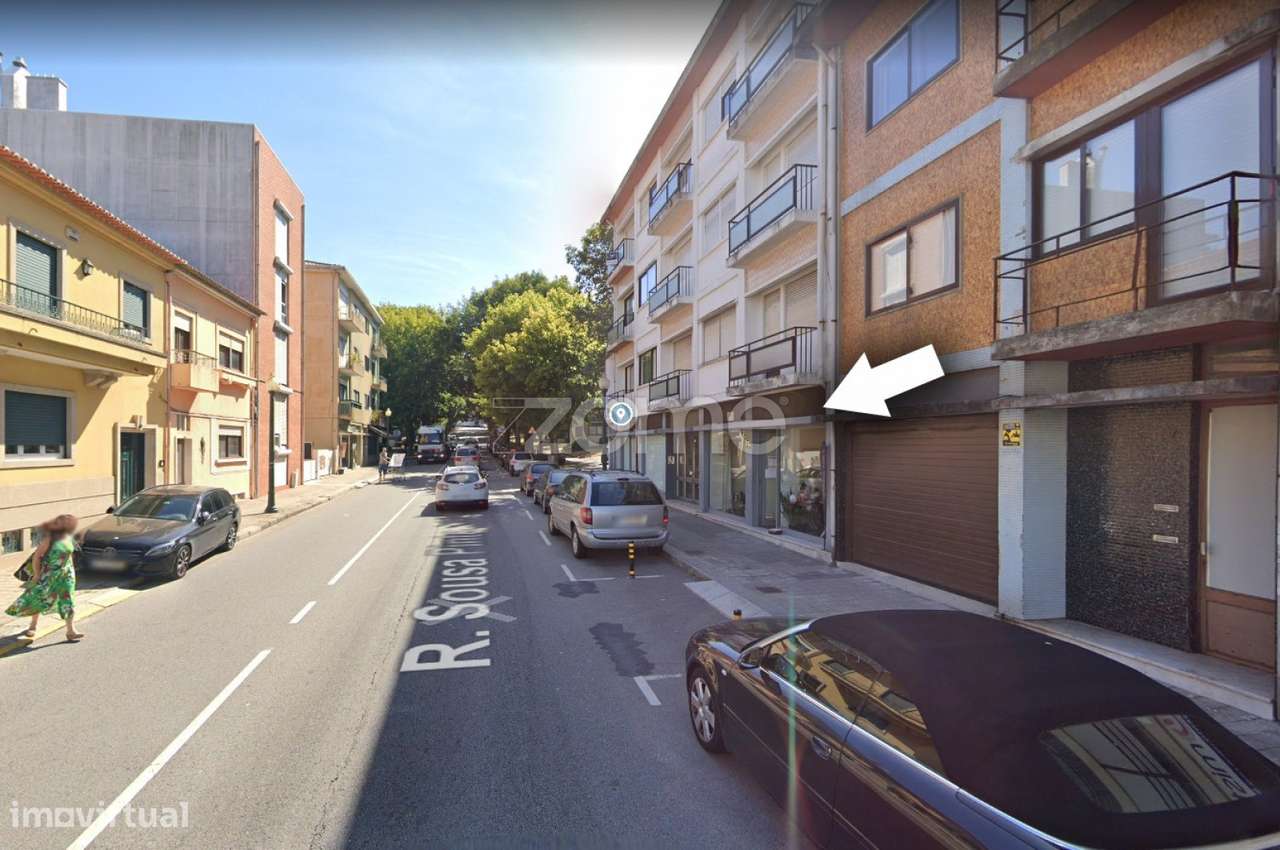 Loja, na Rua Sousa Pinto, Paranhos, Porto - Grande imagem: 3/13