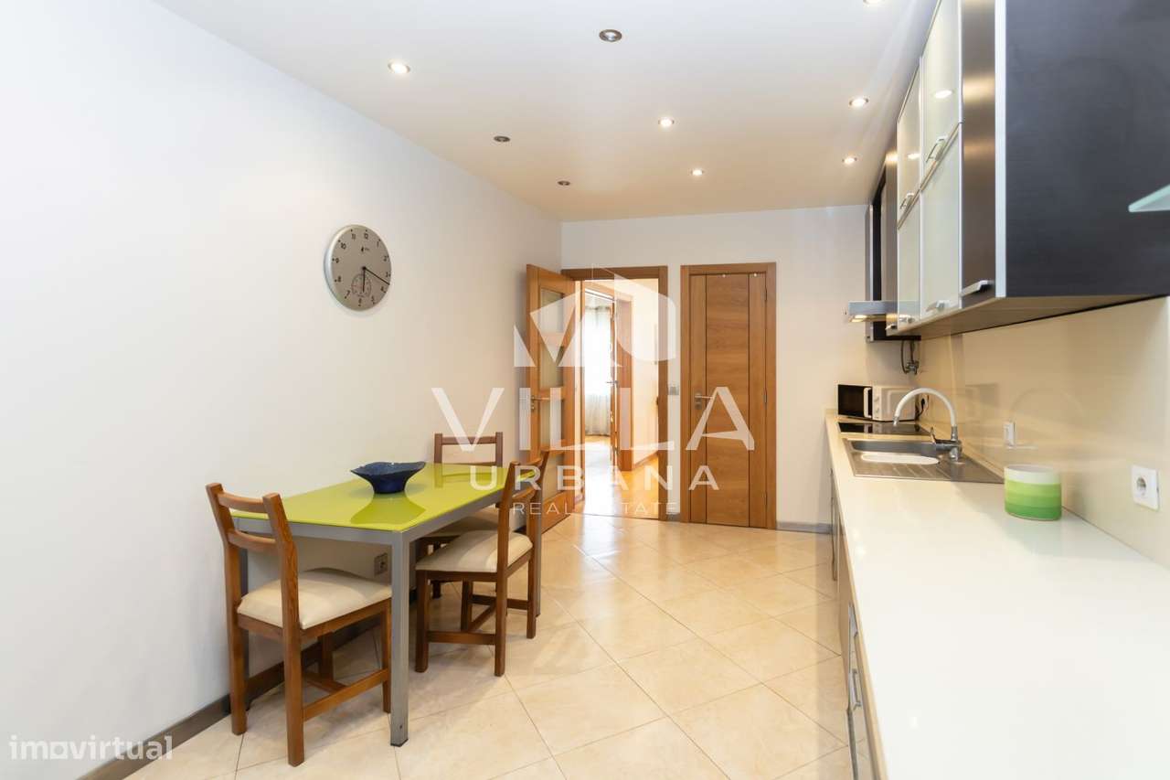 Moradia T3 +1 com Garagem localizada numa zona tranquila em Belverde-44