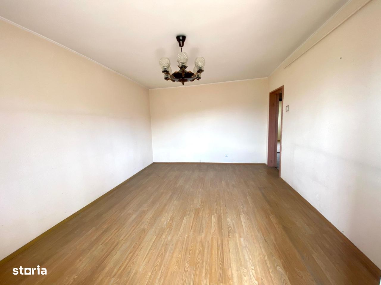 Centru Gara Arcu apartament 3 camere , 2 bai , 72 mp !