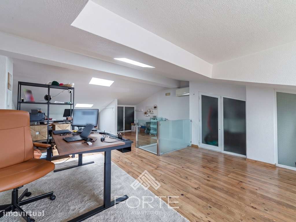 Apartamento T3 Duplex no centro de Espinho-28
