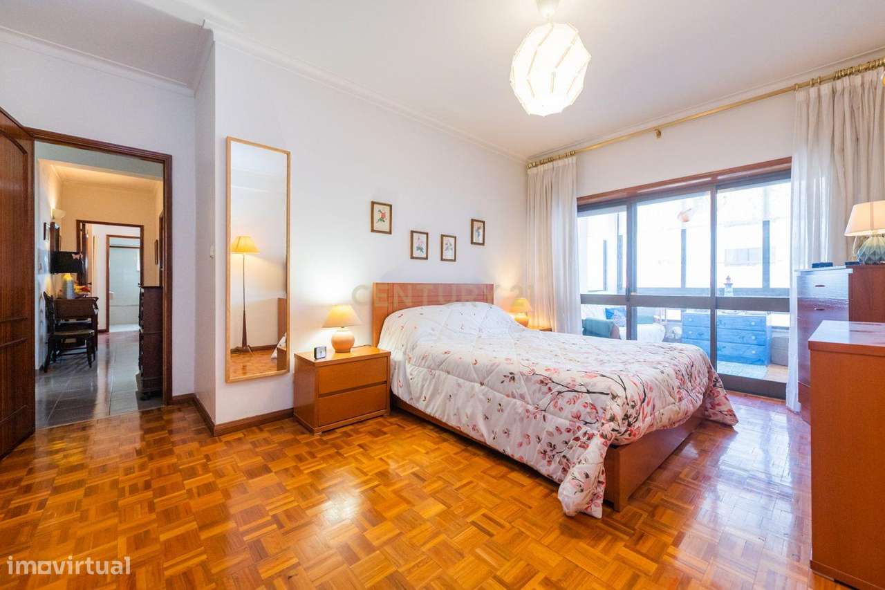 Excelente T4 c/Box | São Domingos de Rana-25