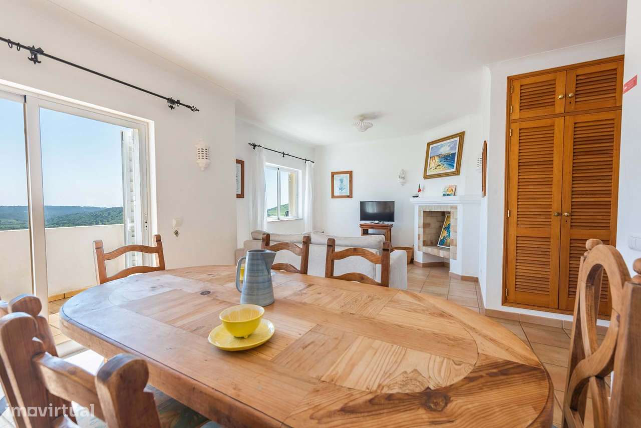 Charmosa Sobrada de 2 Quartos com Jardim e Vista para o Mar em Quinta - Grande imagem: 5/25